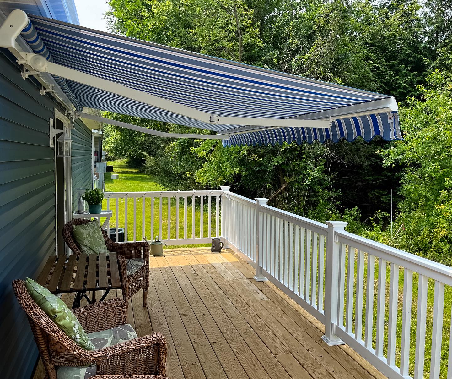 Helios motorized retractable awning unit
