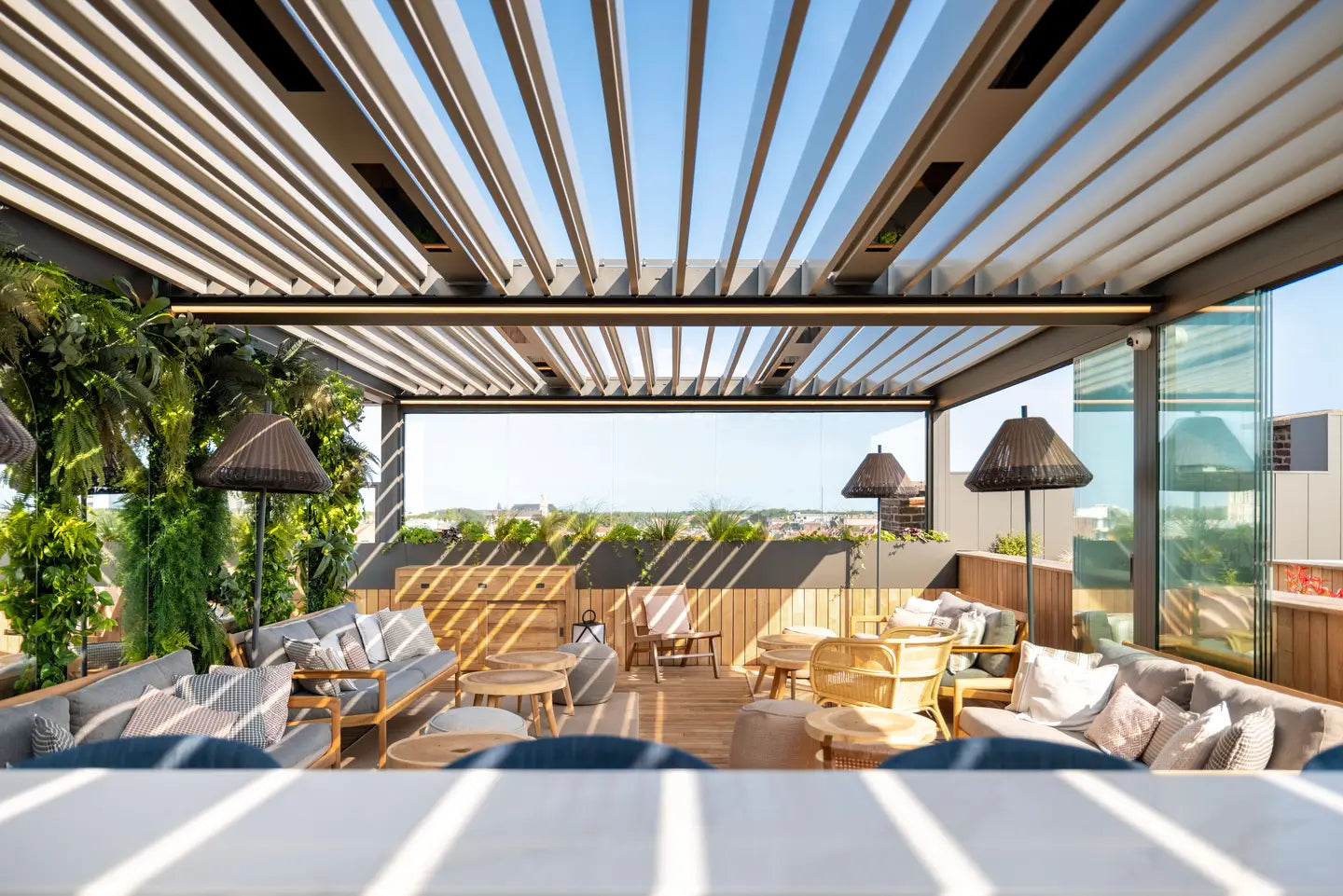 Renson Camargue rooftop pergola at a hotel