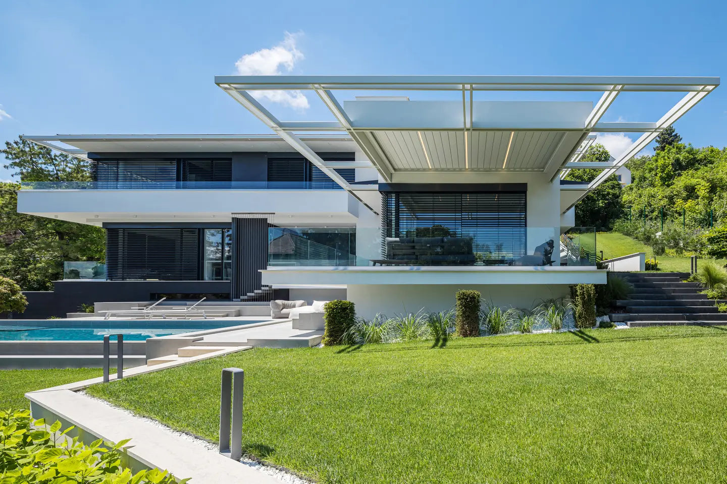 Renson Aero integrated pergola roof on a modern home